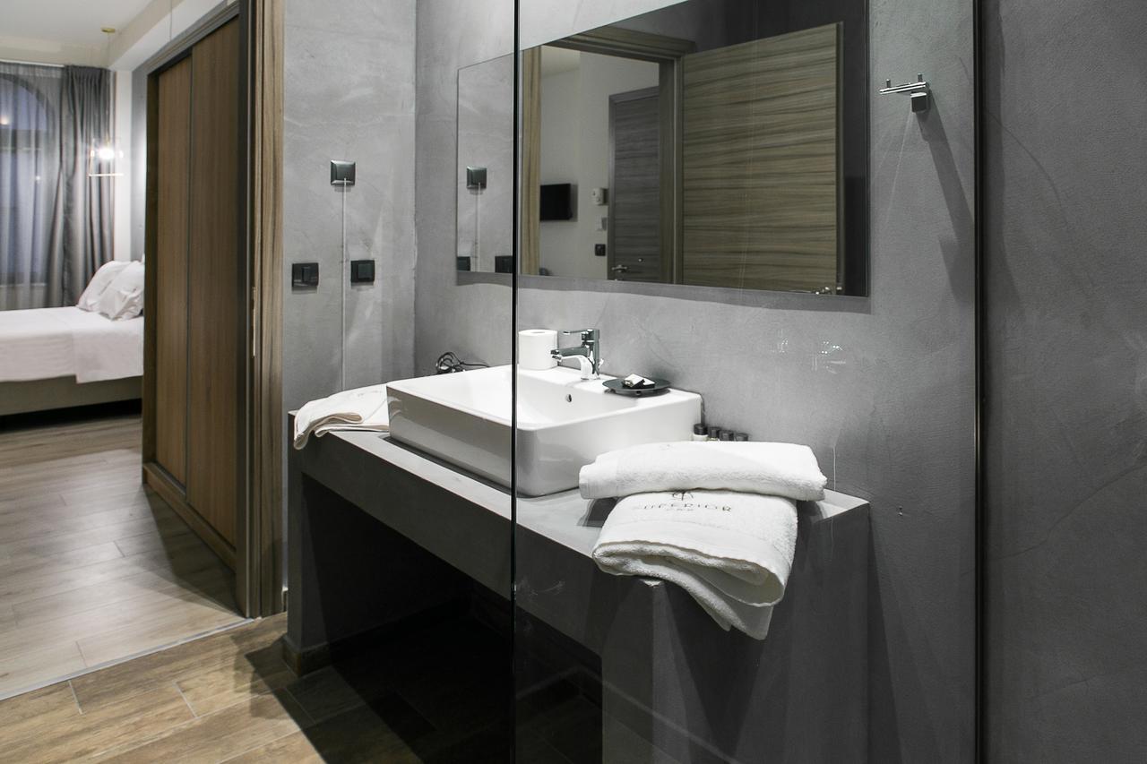 Superior One Boutique Hotel เทสซาโลนิกิ ภายนอก รูปภาพ